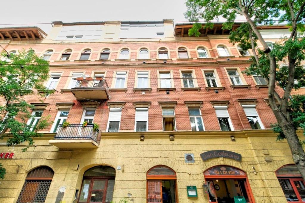 Nefelejcs Near The Keleti Railway Station Apartamento Budapeste Exterior foto